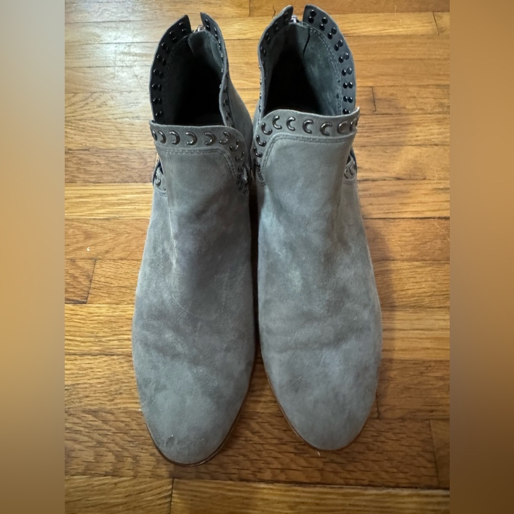 Vince Camuto grey‎ suede booties